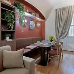 Couette-café Il Bunbunin Di Piazza Vittorio 4*